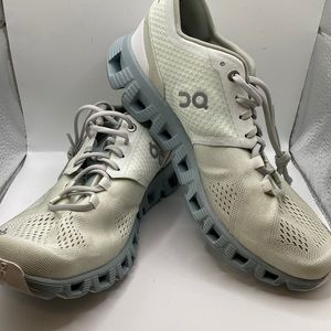 On Running Womens Cloud x Training Road Shoe